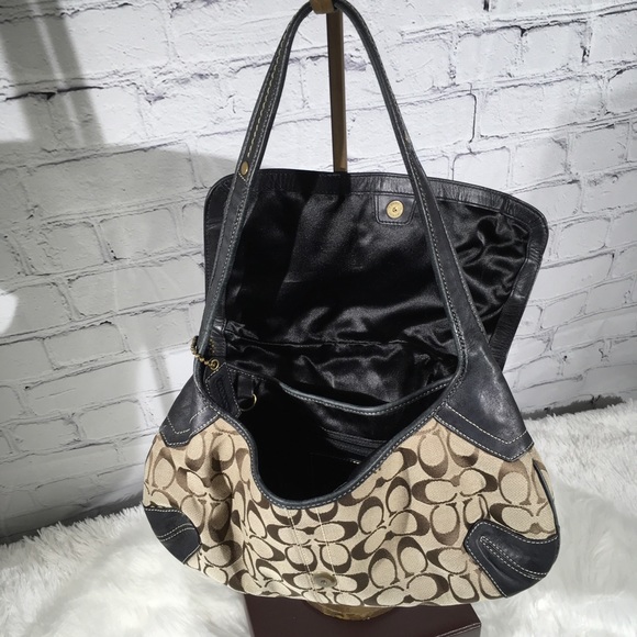 Coach Hand Bag - Picture 2 of 16